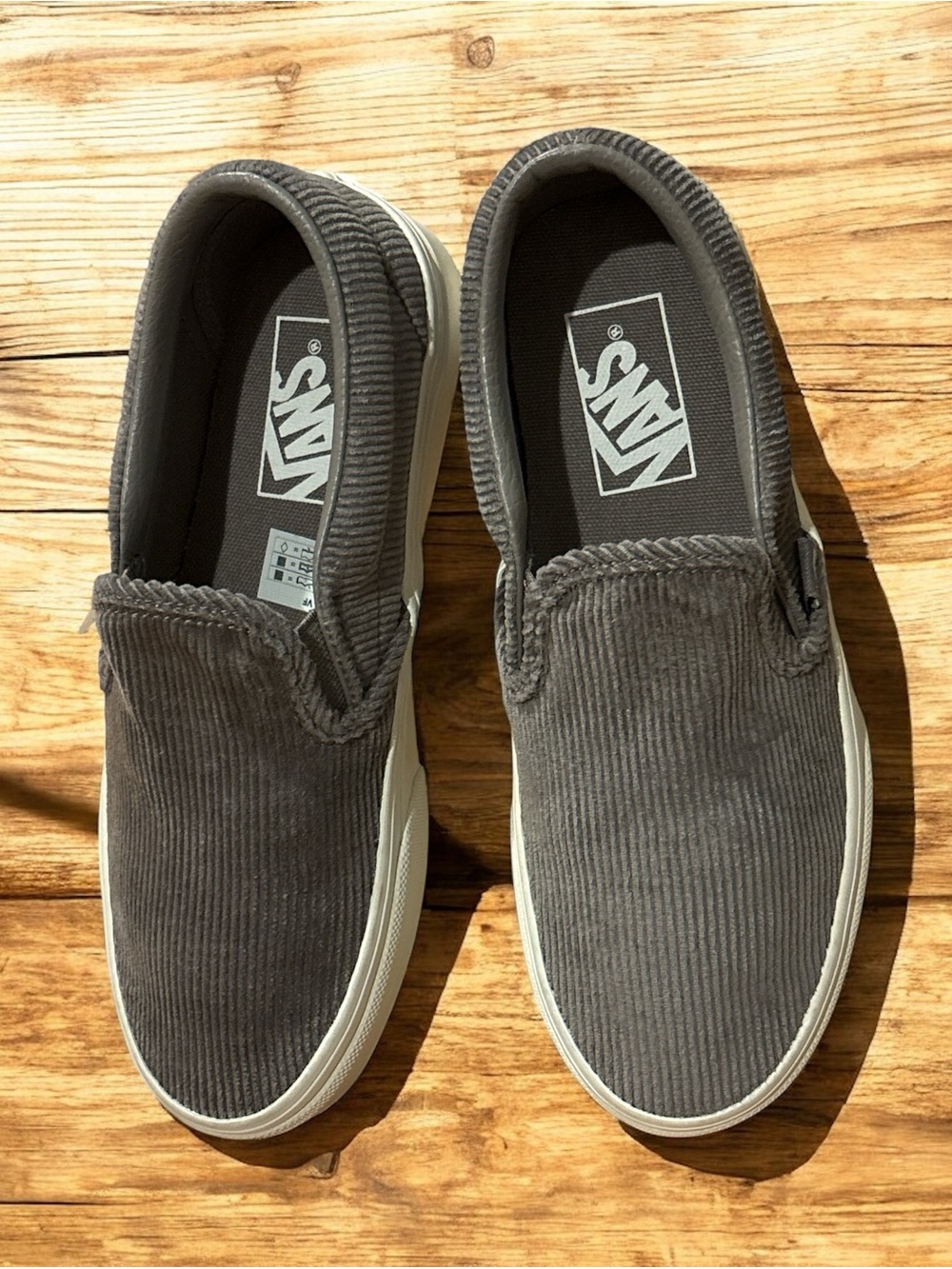 Vans Corduroy Slip On Women’s Size 7 Sneakers